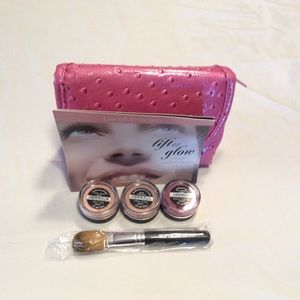 Bare Minerals Lift and Glow- colors, brush and bag